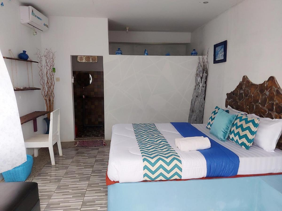 Blue Coral Homestay Карімунджава Екстер'єр фото
