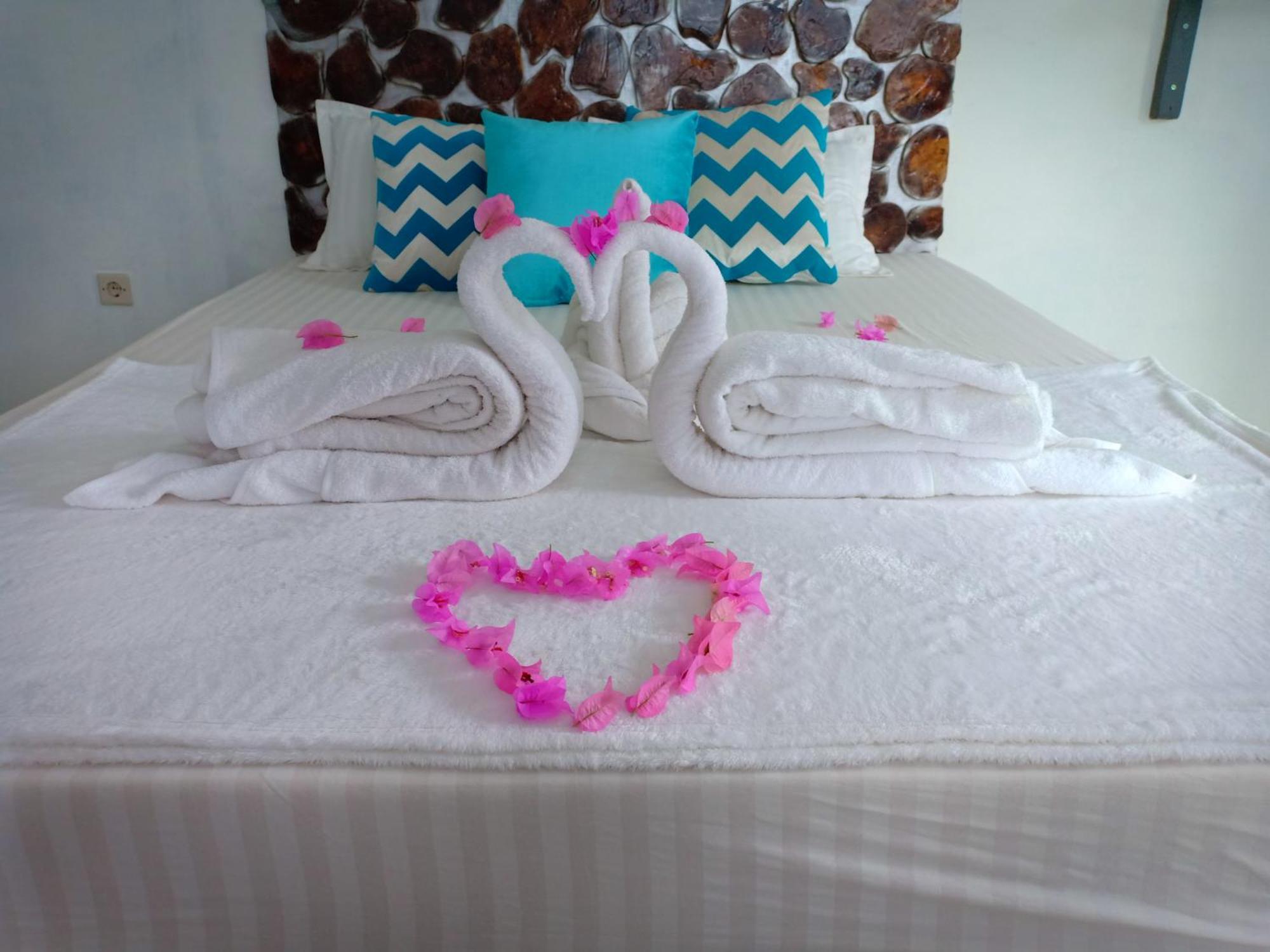 Blue Coral Homestay Карімунджава Екстер'єр фото