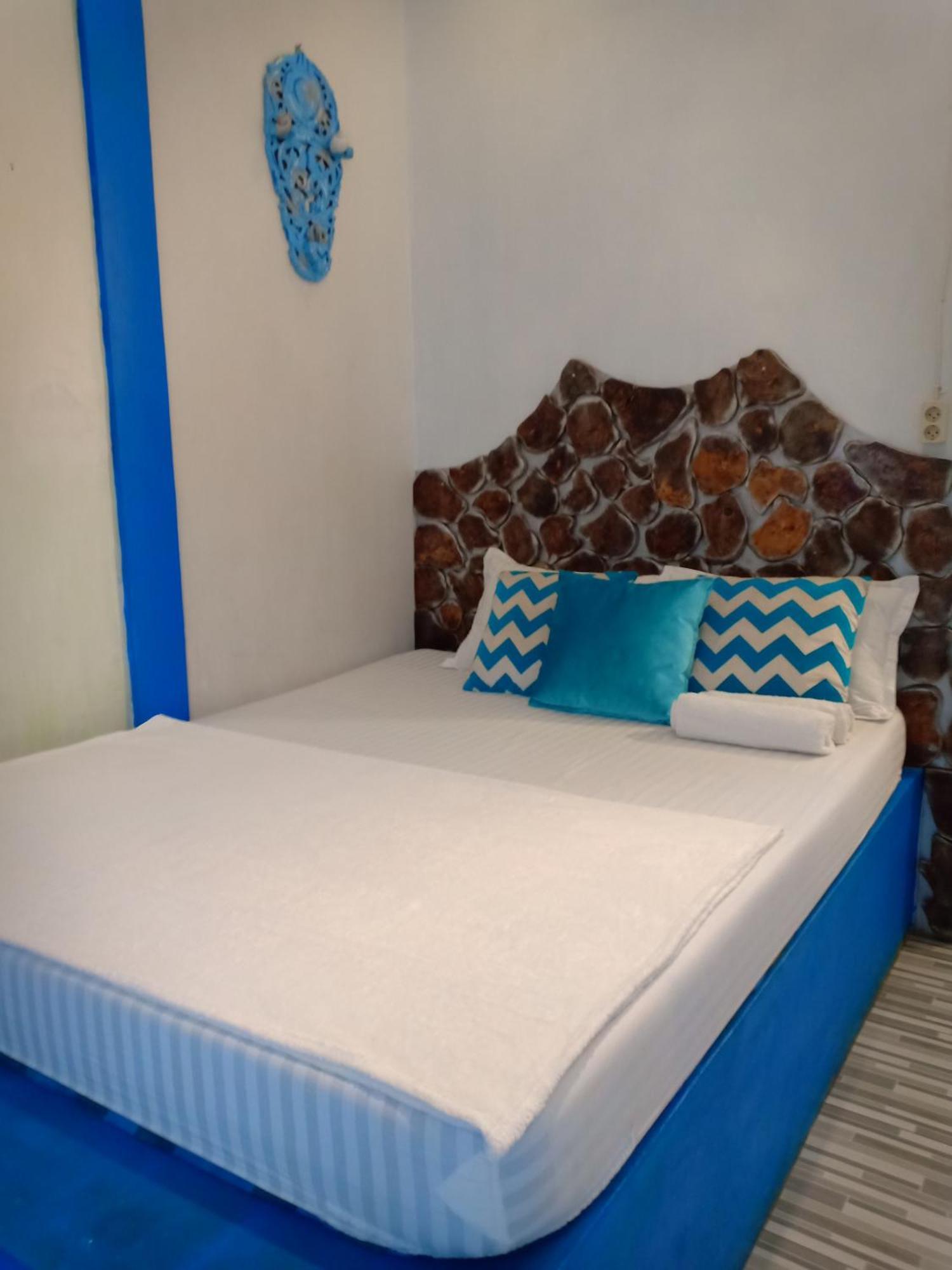 Blue Coral Homestay Карімунджава Екстер'єр фото