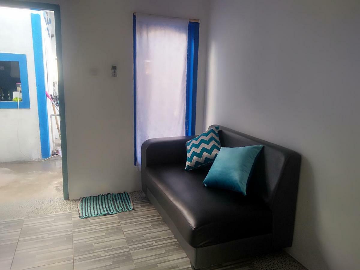 Blue Coral Homestay Карімунджава Екстер'єр фото